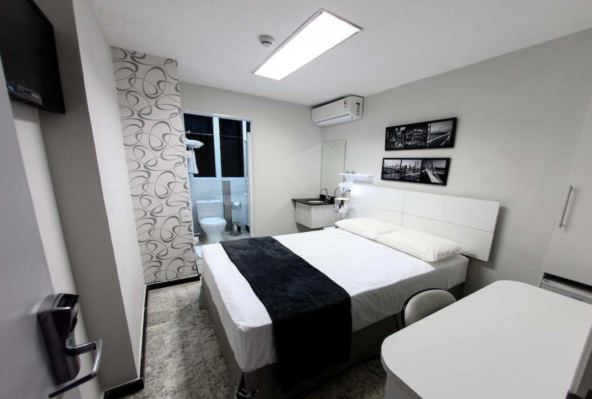 Compacto Hotel