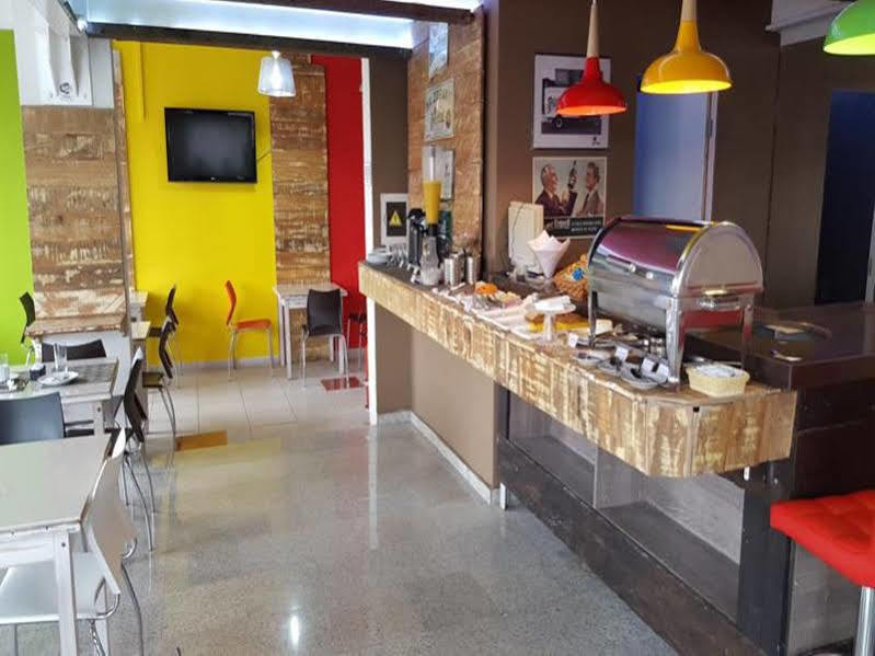 Compacto Hotel